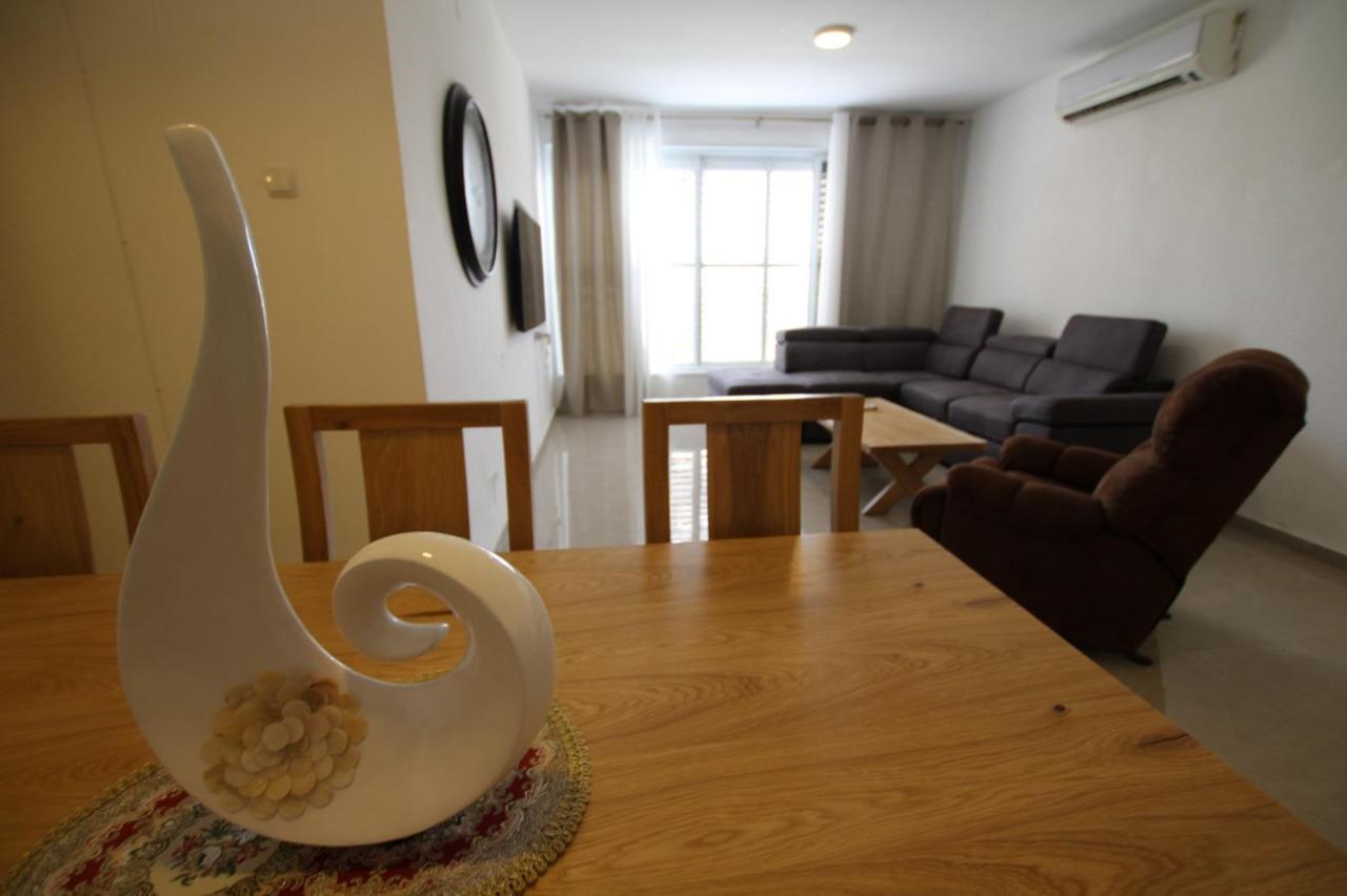 Isramax 3br Near The Sea. Bat Yam